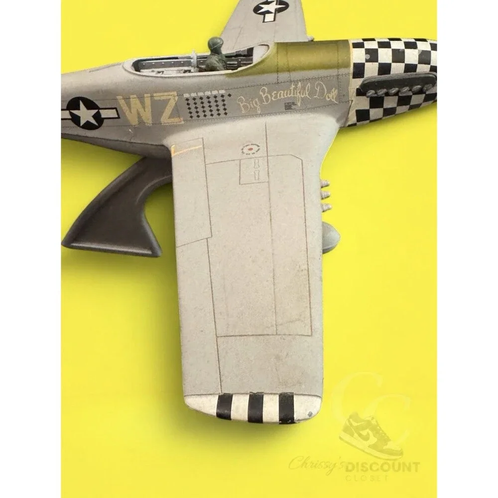 MUSTANG Model Metal Airplane P-51D Big Beautiful Doll Fighter Squadron  Desk Top